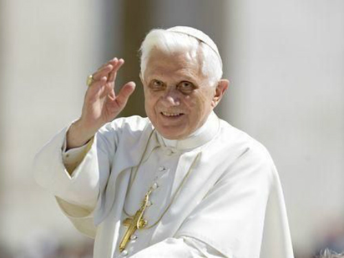 Benedetto XVI lascia il pontificato«Un nuovo Papa entro Pasqua»