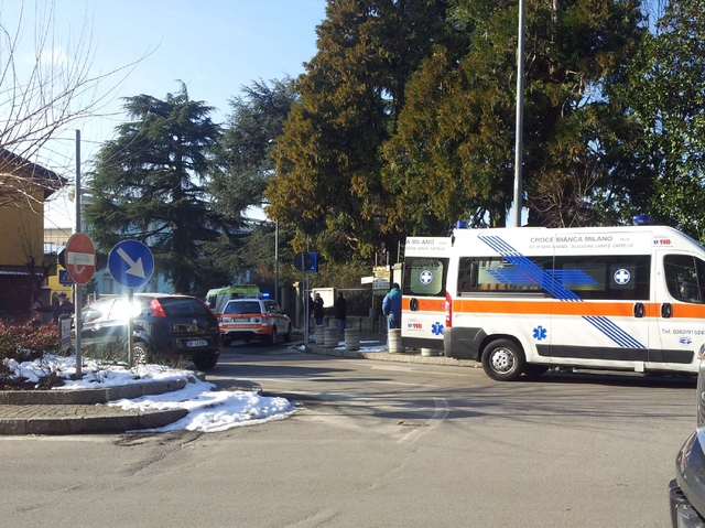 Pedone investito a VeduggioAllarme pericolosità in via Piave