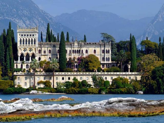 All’Isola del Gardafra natura e storia