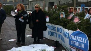 Protesta delle scarpe a Milanoper il reato di omicidio stradale
