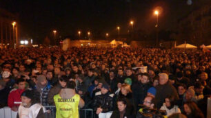 Lo tsunami tour riempie la piazzaIn cinquemila per #grilloamonza
