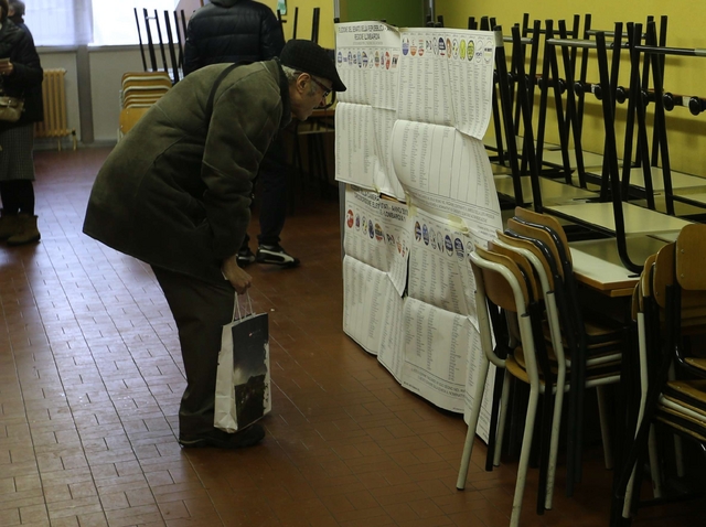 Votanti, boom per la RegioneAlle 12 hanno votato in 120 mila