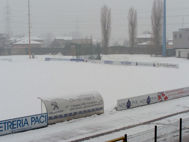 Monza, Renate e Seregnonon giocano per la neve