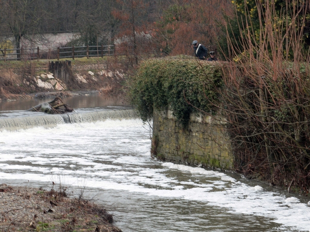 La schiuma bianca nel Lambro immagine
