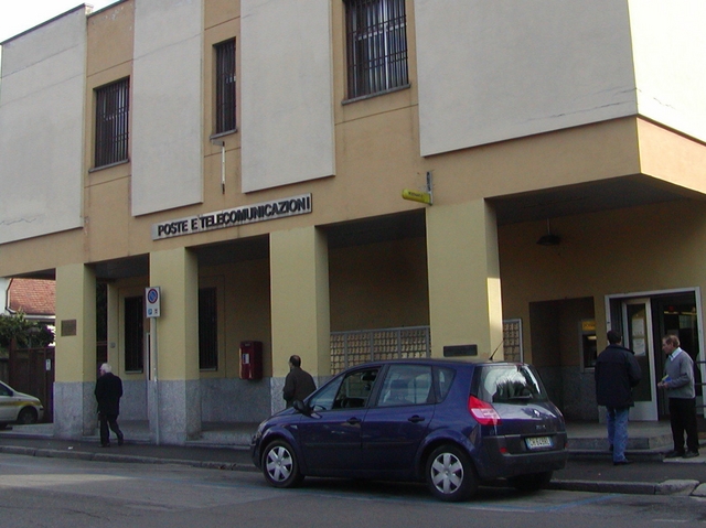 Clonato lo sportello automaticodella Posta centrale di Cesano