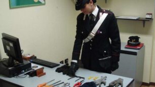 Passamontagna e trapano in autoTrentenne denunciato nella notte