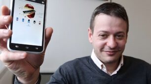 Lo smartphone made in Monzasfida i colossi della telefonia