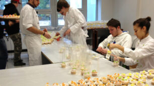 Futuri chef di iSchoolsfornano 4 mila dolci per Lilliput