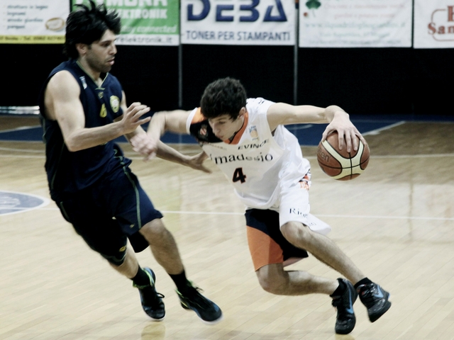 Basket, Rimadesio devastanteAsfalta anche Bra, Motta al top