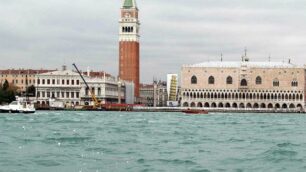 Ponte di primavera a VeneziaRisvegli alla Corte di Gabriela