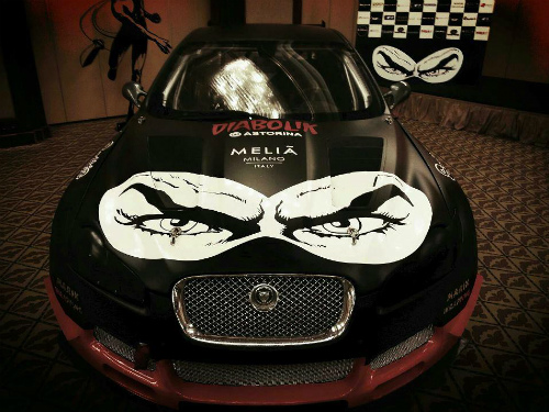 Diabolik e la sua Jaguar a MonzaIn pista per il Superstars World