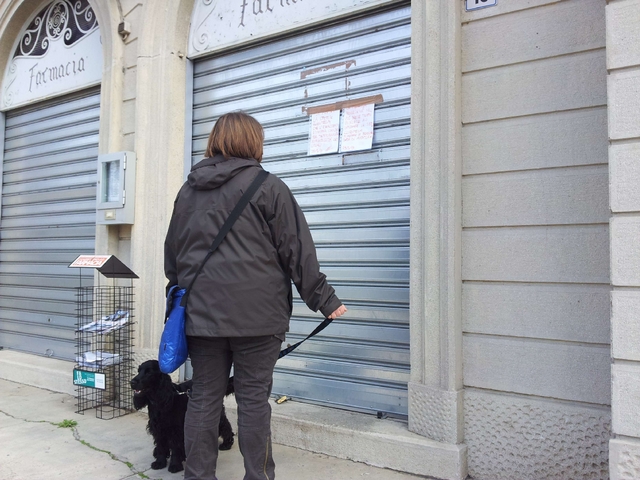 Renate, le medicine non ci sono Marocchino aggredisce farmacista