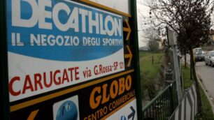Rubano al Decathlon di Carugate,un carabiniere di Agrate li arresta