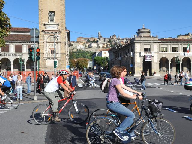 Gli appuntamenti di sabato 13In bici con Aribi e volo sugli alberi