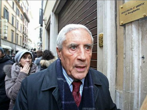 Due fumate nere per il QuirinaleMarini non passa, Pd in bianco