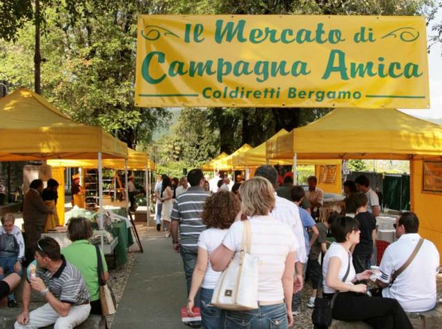 Al mercato di Campagna Amicasi impara a fare l’orto e il giardino