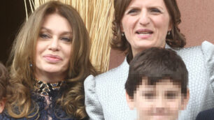 Nozze dell’assistente di BerlusconiA Lesmo Veronica Lario e i figli