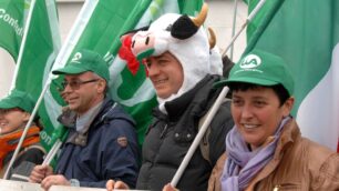 Quote latte, protesta dei trattori:Arcore e Villasanta sotto assedio