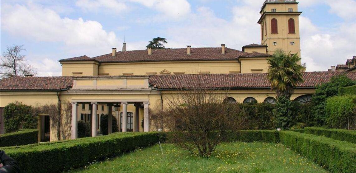 Arcore, Berlusconi cambia casae sceglie villa Gernetto di Lesmo