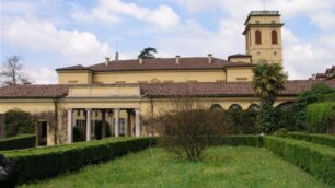Arcore, Berlusconi cambia casae sceglie villa Gernetto di Lesmo