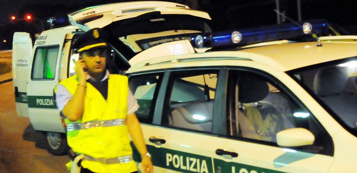 Pattuglione della polizia localeGiussano, controllato paninaro