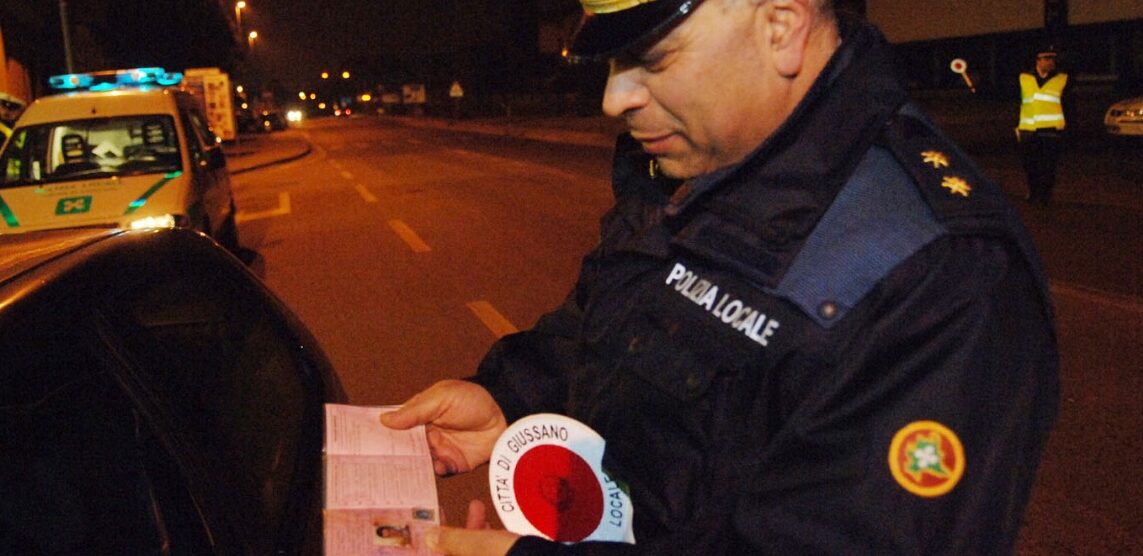 Giussano, bisogno di sicurezza:vigili in pattuglia anche di notte