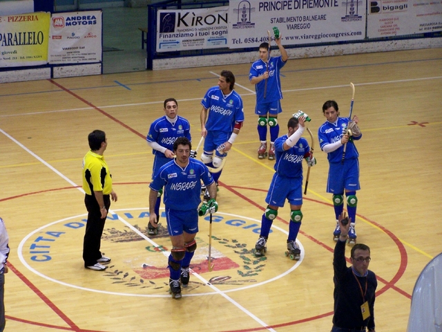 Hockey A1: la Ingraph Seregnoespugna il campo di Viareggio