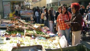 Lissone, ambulante clandestinoarrestato durante il mercato