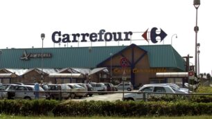 Tentano furto al "Carrefour"Il giudice li condanna