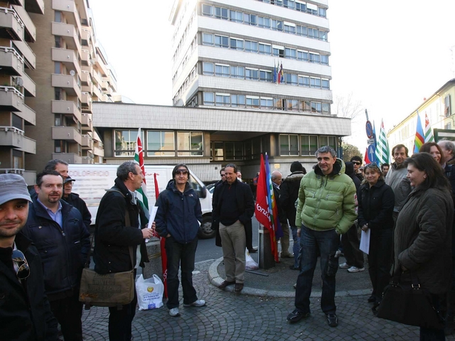 Protesta dei lavoratori Telecom: la Provincia chiede un "tavolo"