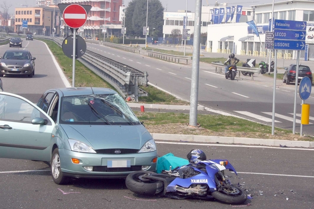 Barman e camerieri, gara in autoViale Elvezia, un altro incidente