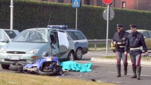 Viale Elvezia, salta sulla rotatoriaMorto un motociclista di Paderno