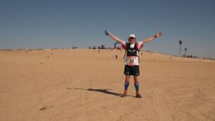 Marco Dassi da Triuggio al SaharaCento km di corsa nel deserto