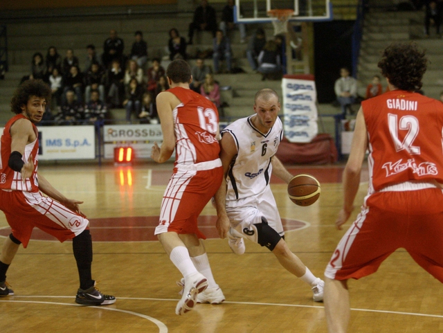 Basket, Monza avanti tuttaAnche Castellanza si arrende