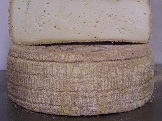 Peghera in festaSi degusta il taleggio