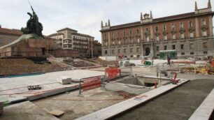 Il cantiere e ritorno del mercatoPiazza Trento, negozianti divisi