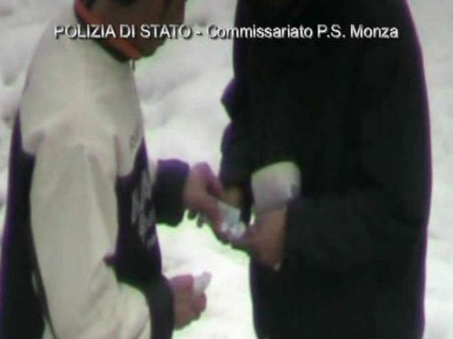 Via Gramsci, blitz antidroga:sgominate tre gang di spacciatori