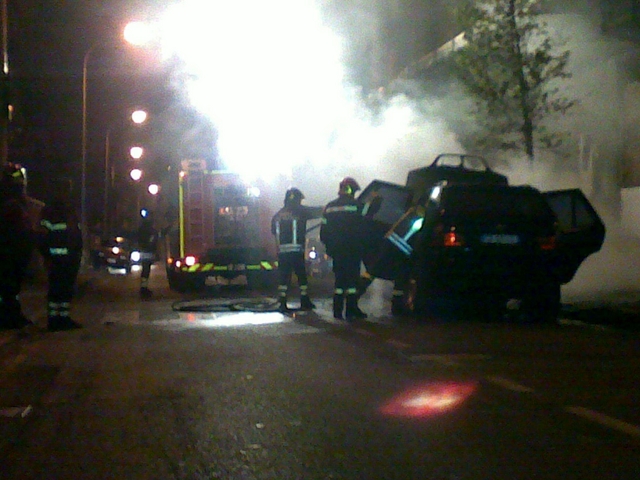 Seregno, suv in fiamme nella nottePaura in via Circonvallazione