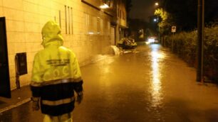 Monza, esonda il fiume LambroCittà paralizzata e disagi diffusi