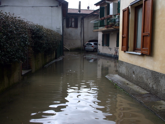 Biassono, un metro e mezzo d’acqua nella Cascina Mulino