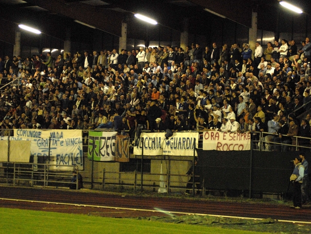 Invasione di tifosi a BrugherioIn campo anche i carabinieri