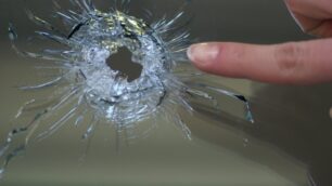 Desio, spari alla vetrina del barRacket? I carabinieri indagano