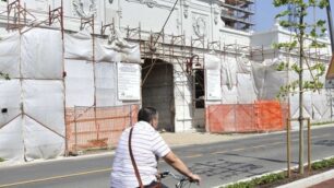 Vimercate, ex Bassetti in venditaVa all’asta la palazzina storica