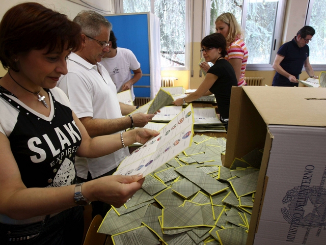 Verano, Inzillo con BallabioIl Pdl lo espelle dal partito