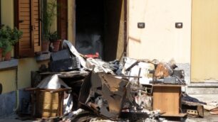Incendio in casa, gravissimo infermiere dell’ospedale di Desio