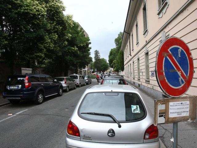 Monza, cambia la via del mercatoVenticinque auto «sequestrate»