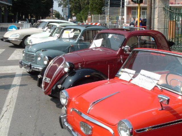 Auto nuove e antiche in mostra a Romano