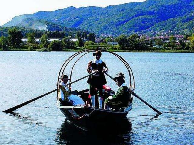 Sul lago la sfida remiera tra le Lucie