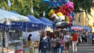 Mercatino italianoin piazzale Alpini