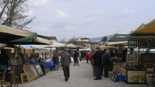 Antiquariato in cascinaa Costa di Mezzate